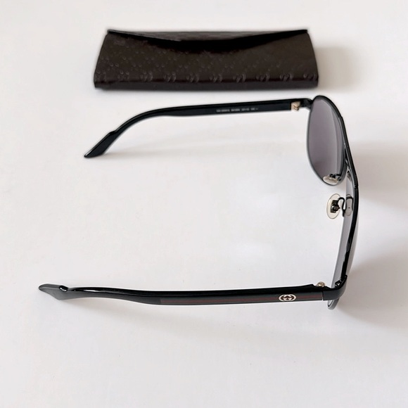 Gucci | Shiny Black Aviator Sunglasses - Picture 4 of 9